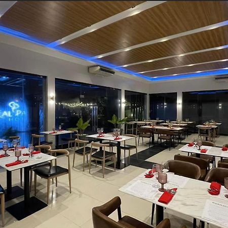 Luisita Central Park Hotel Tarlac City Екстериор снимка