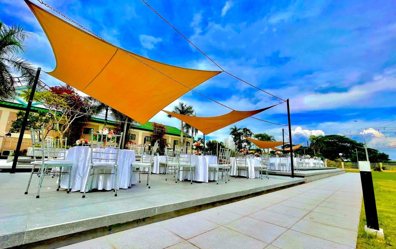 Luisita Central Park Hotel Tarlac City Екстериор снимка