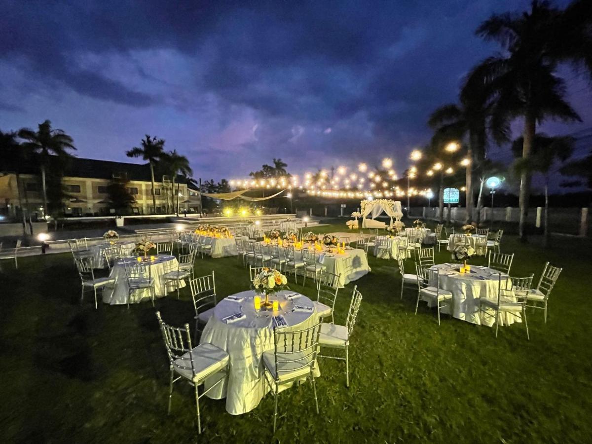 Luisita Central Park Hotel Tarlac City Екстериор снимка