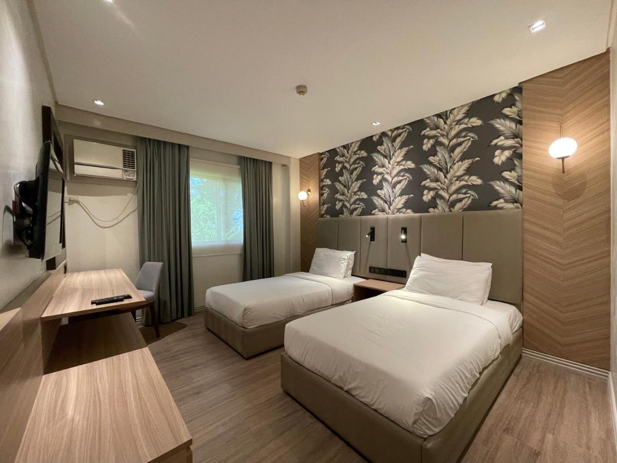 Luisita Central Park Hotel Tarlac City Екстериор снимка