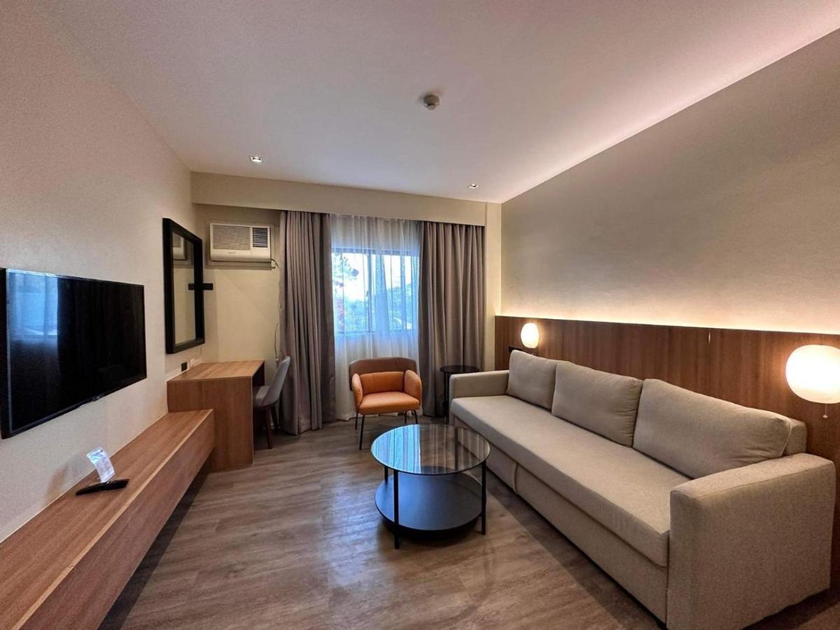 Luisita Central Park Hotel Tarlac City Екстериор снимка