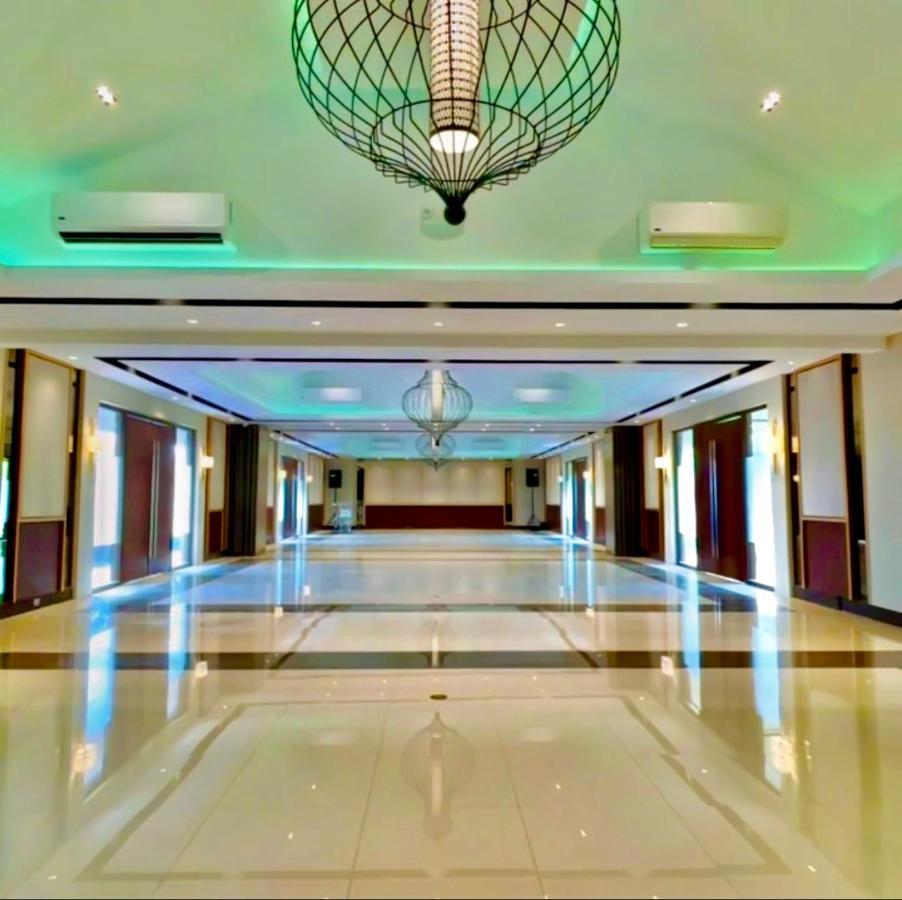 Luisita Central Park Hotel Tarlac City Екстериор снимка
