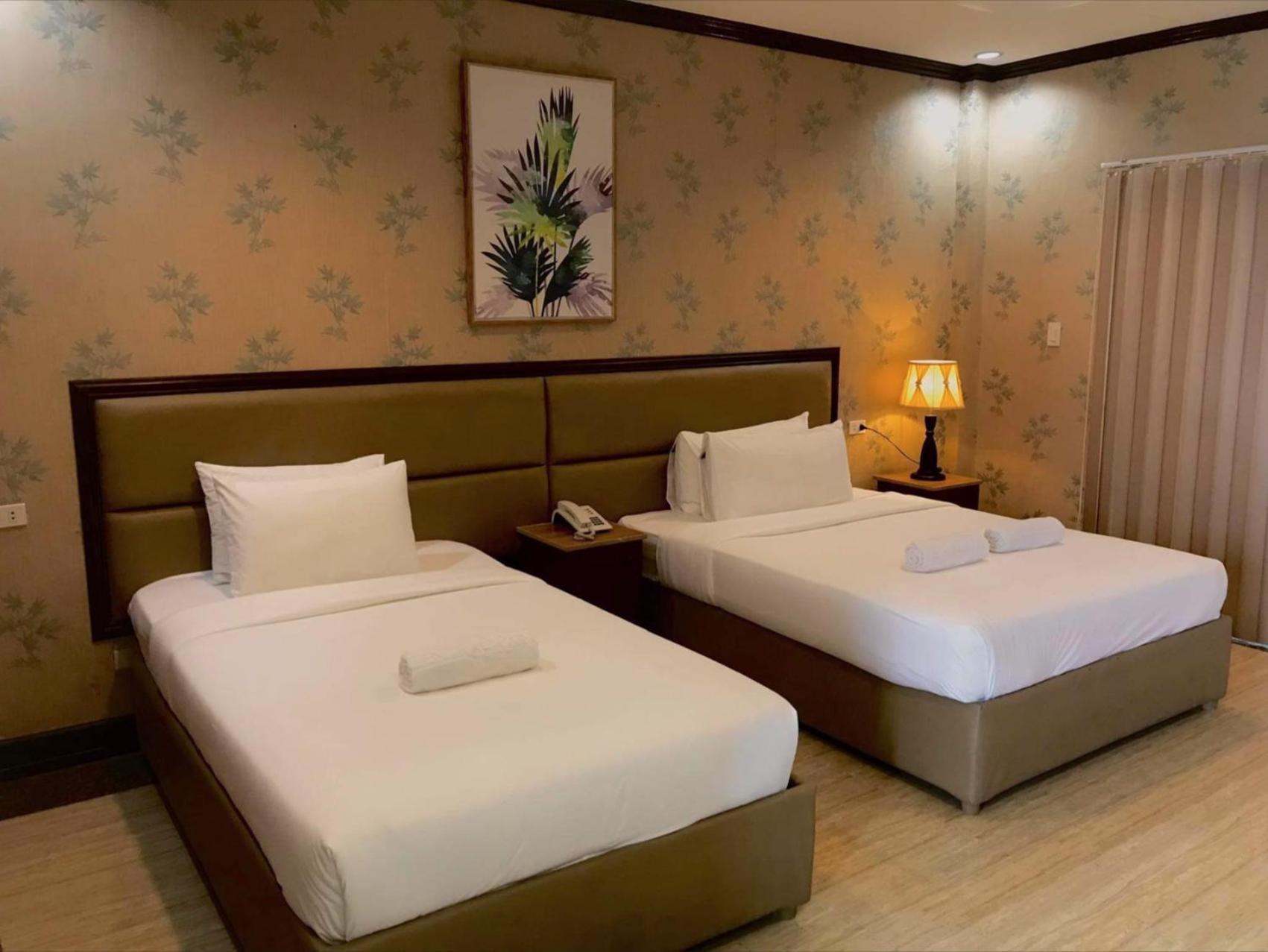 Luisita Central Park Hotel Tarlac City Стая снимка