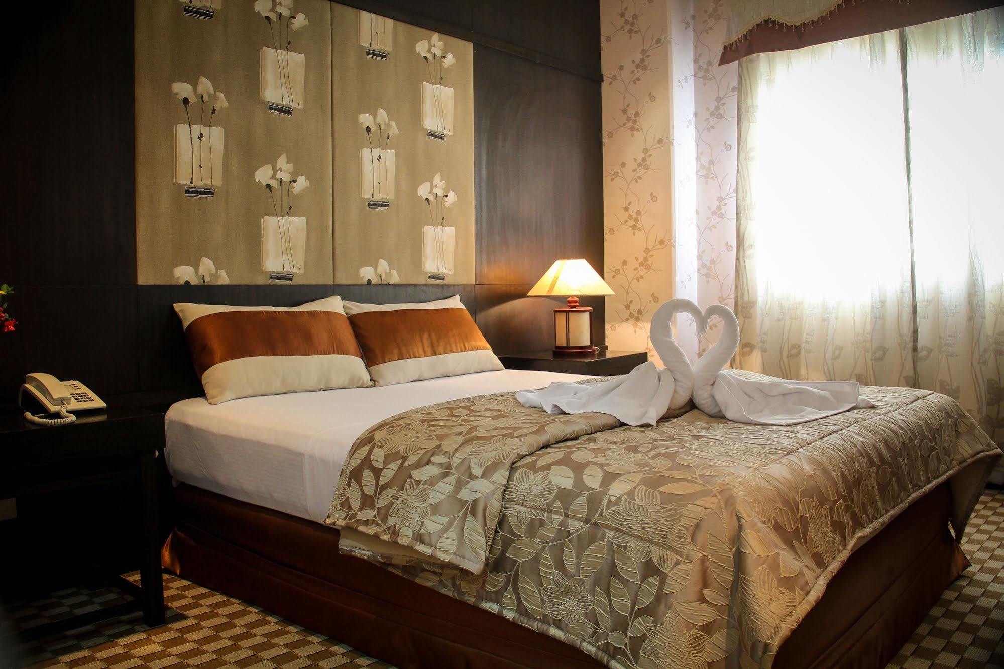 Luisita Central Park Hotel Tarlac City Екстериор снимка