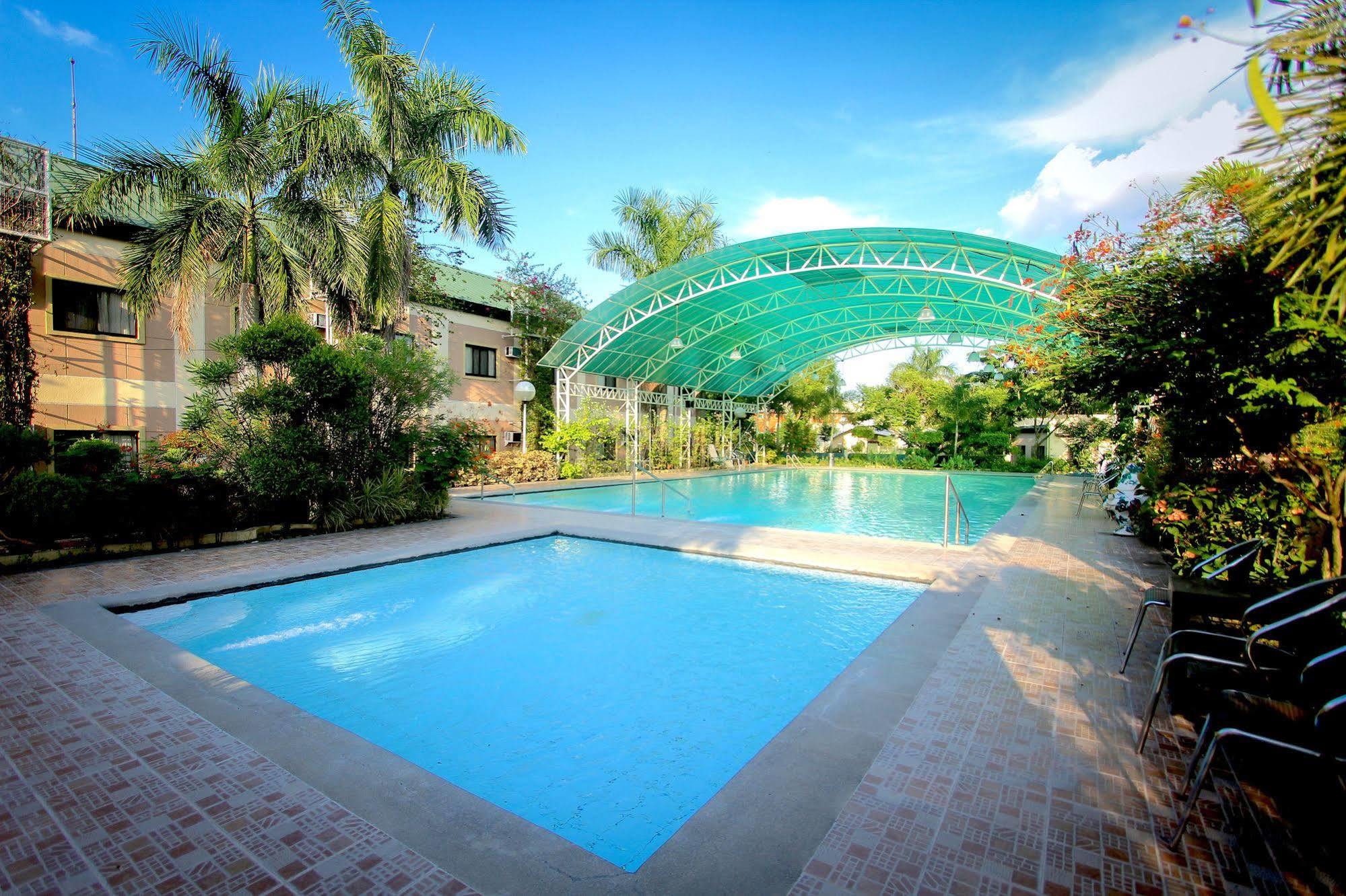 Luisita Central Park Hotel Tarlac City Екстериор снимка