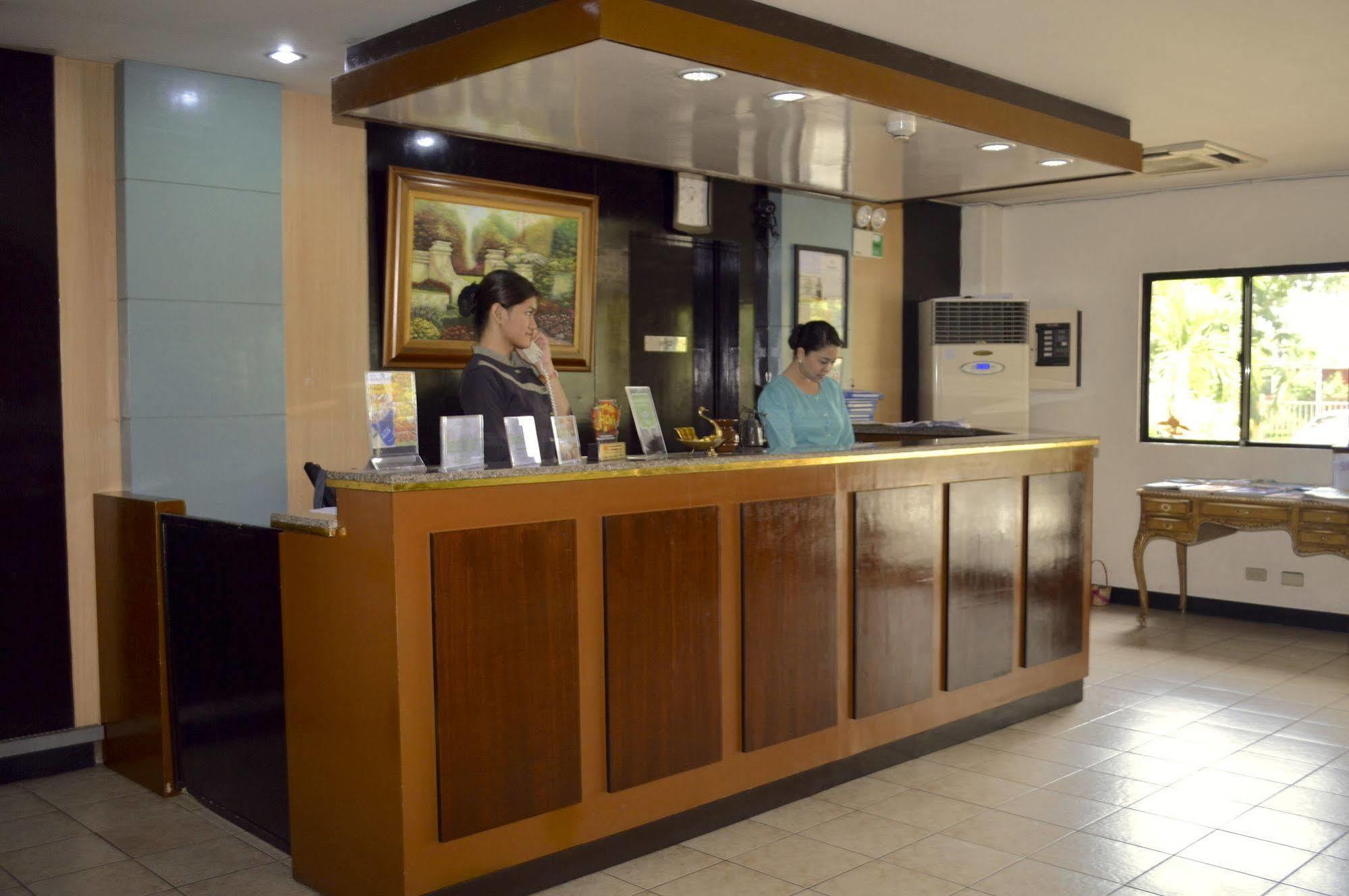 Luisita Central Park Hotel Tarlac City Екстериор снимка
