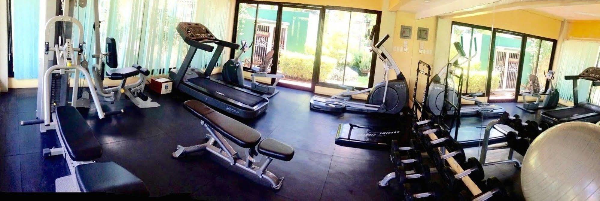 Luisita Central Park Hotel Tarlac City Екстериор снимка